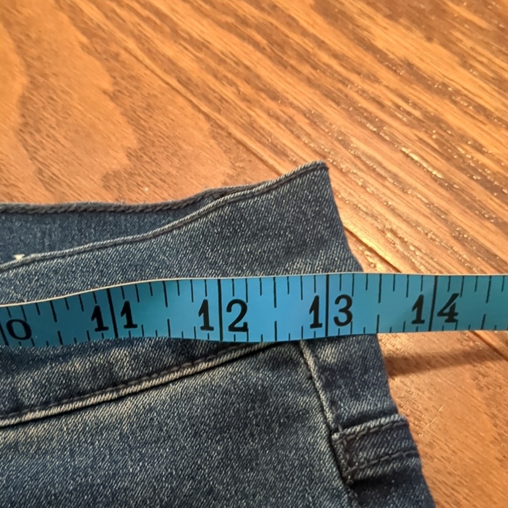 Embroidery Jeans - Picture 8 of 10